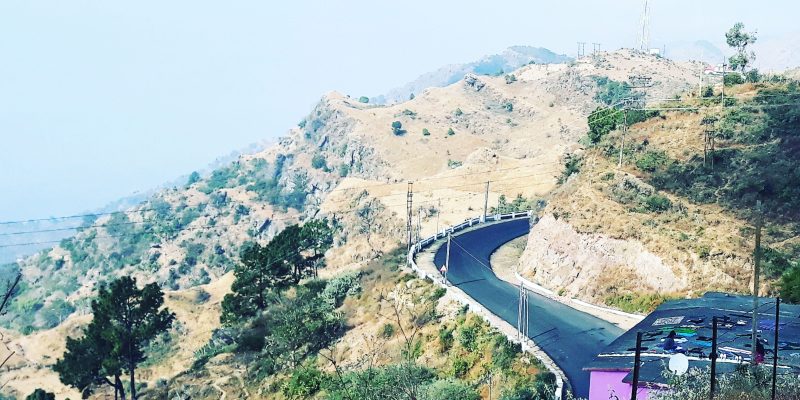 Winding road view – free photo