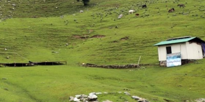 Traditional hut in the mountains area – free photo