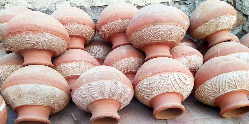 Earthen drinking water jar store – free photo