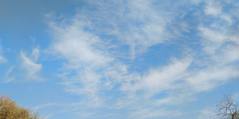Cloud background with fort – free photo